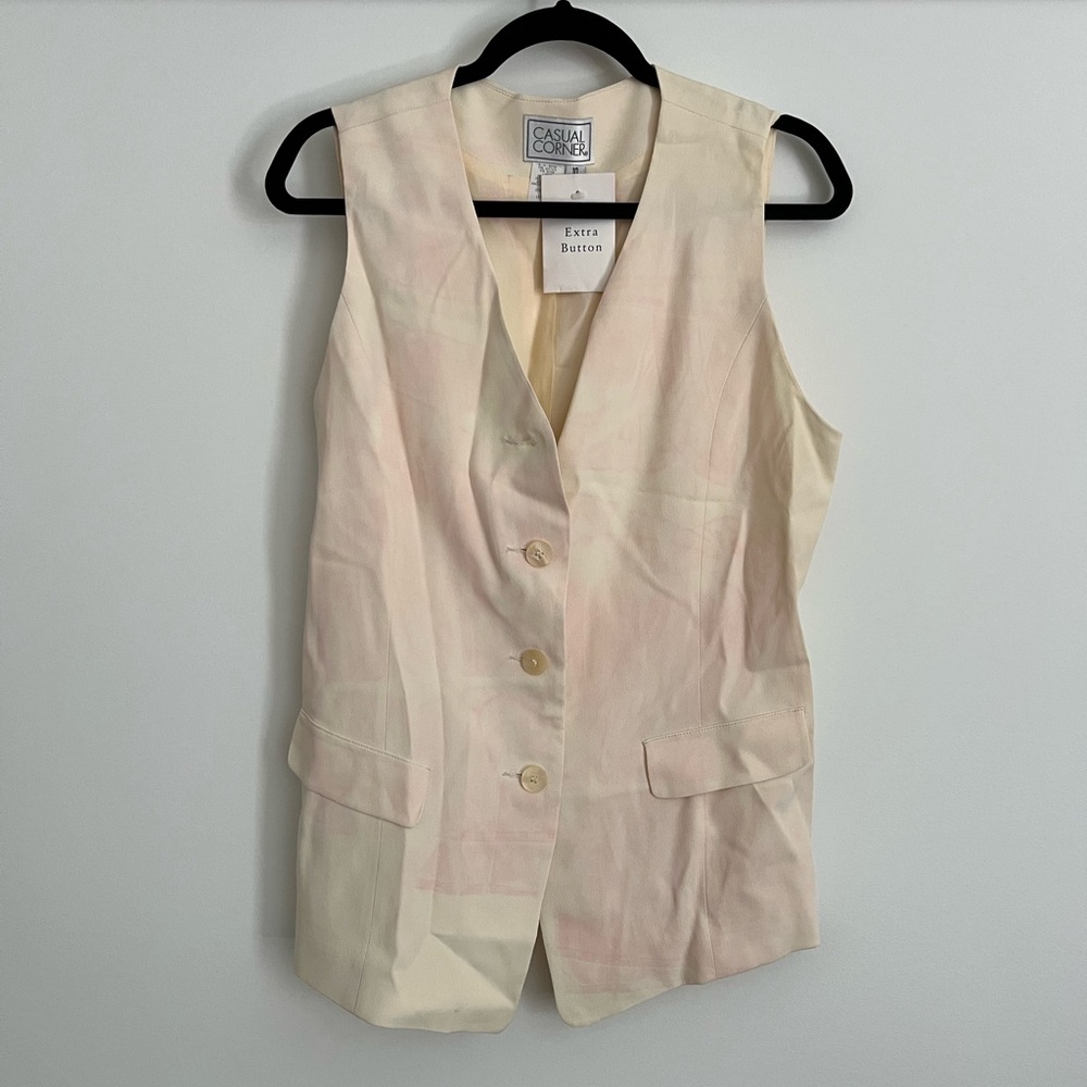 Casual Corner Size 10 Cream Vest with Pink Acid Wash style discolored front